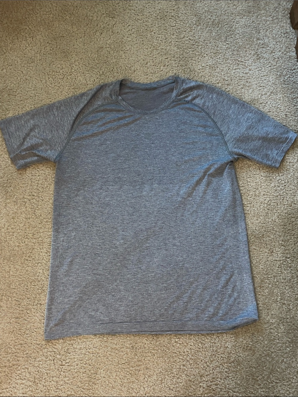 Lululemon Men's Heather Gray Performance Crew Neck Shirt